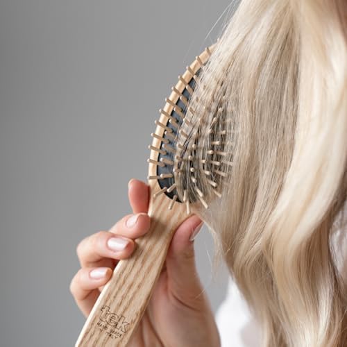 TEK | Oval Wooden Hair Brush with Short Pins in Natural Ash Wood, Ideal for Detangling, Styling and Daily Care of all Type of Hair | 22x6cm | Handmmade in Italy - Image 2