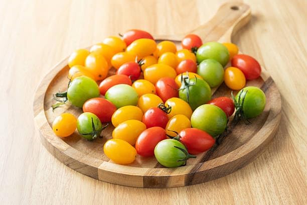 Tomato Seeds 10 Variety Pack for Planting, 2000+ Heirloom Organic Tomato Seeds Variety Pack, Non-GMO Seeds, High Yield Slicing & Cherry Tomatoes for Home Garden, Greenhouse, Open Pollinated - Image 7
